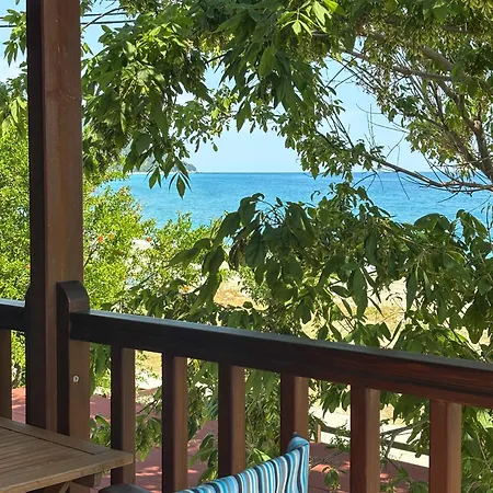 Duchess Eva's Seafront Holiday home Chorefton