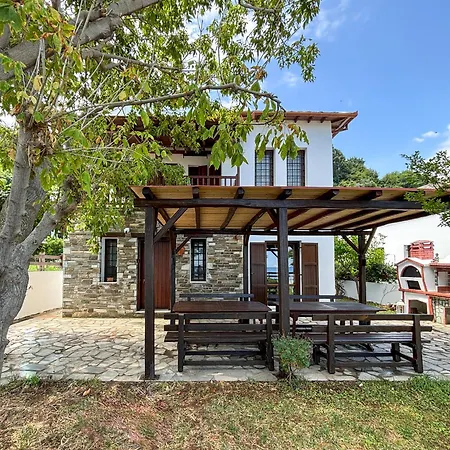 Duchess Eva's Seafront Horeftó