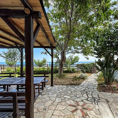 Holiday home Duchess Eva's Seafront Chorefton