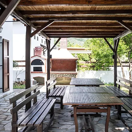 Duchess Eva's Seafront *