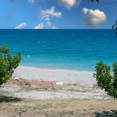 Duchess Eva's Seafront Chorefton